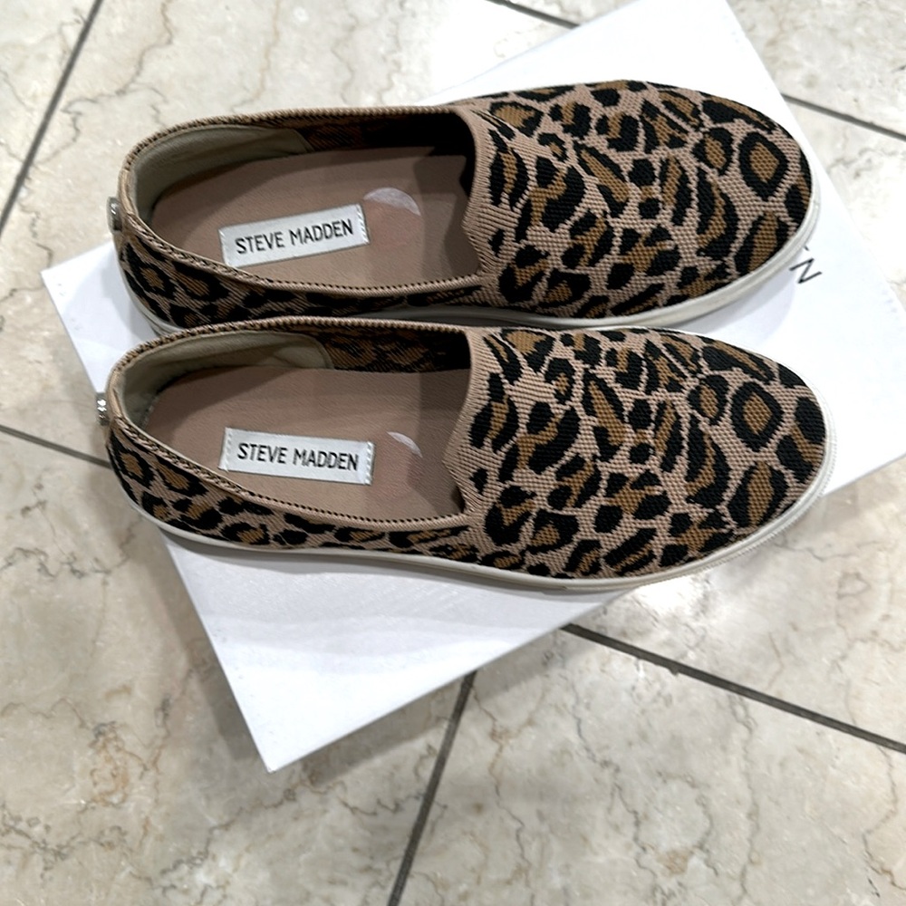 Steve Madden slip on leopard sneakers